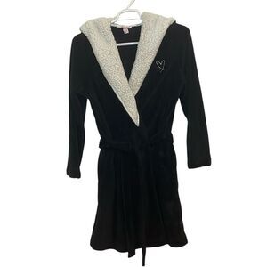 ￼Victoria’s Secret Black Cream Plush Bath Robe, Hood, Medium/Large